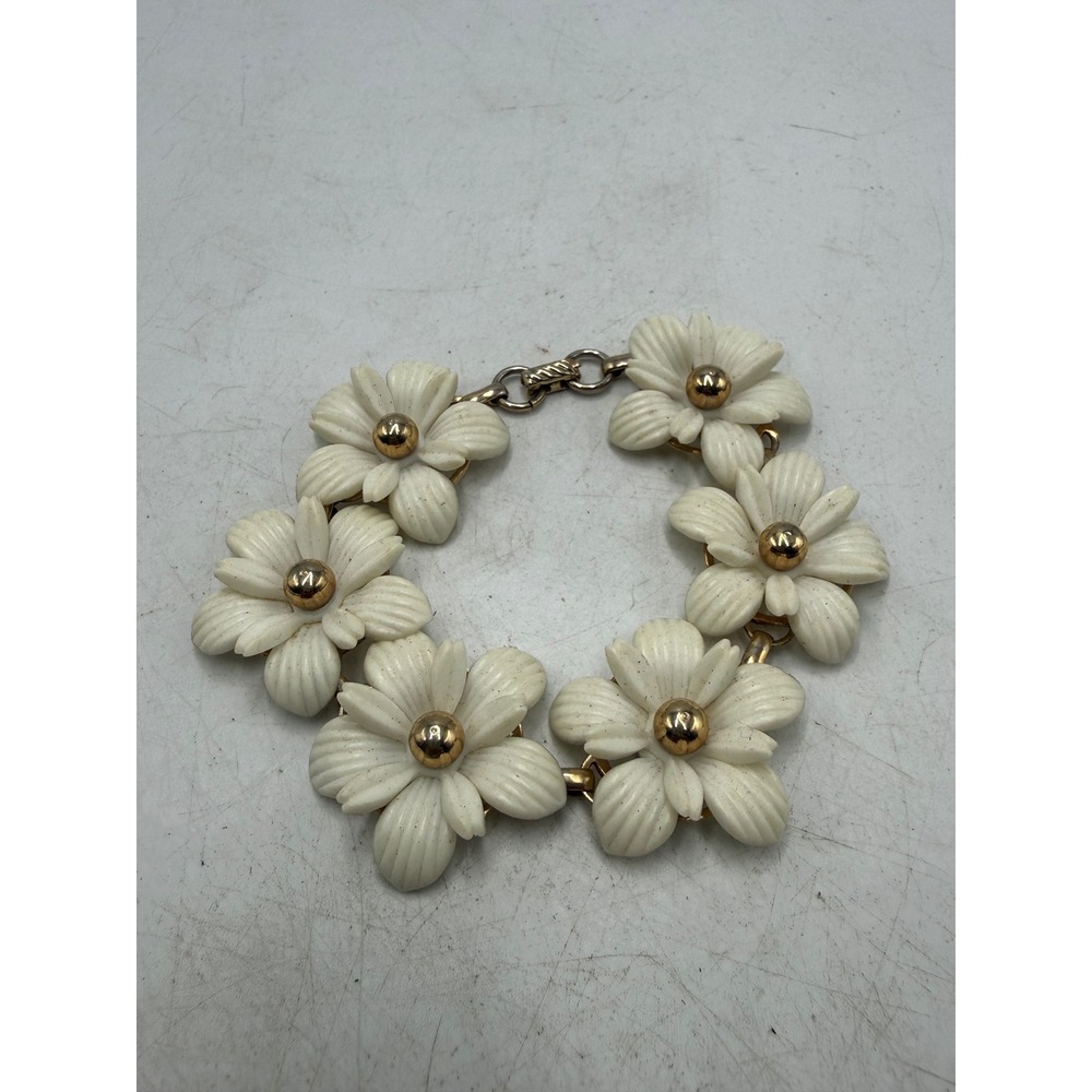 Vintage Sarah Coventry White Flower Daisy Link Bracelet Gold Tone SAC Signed